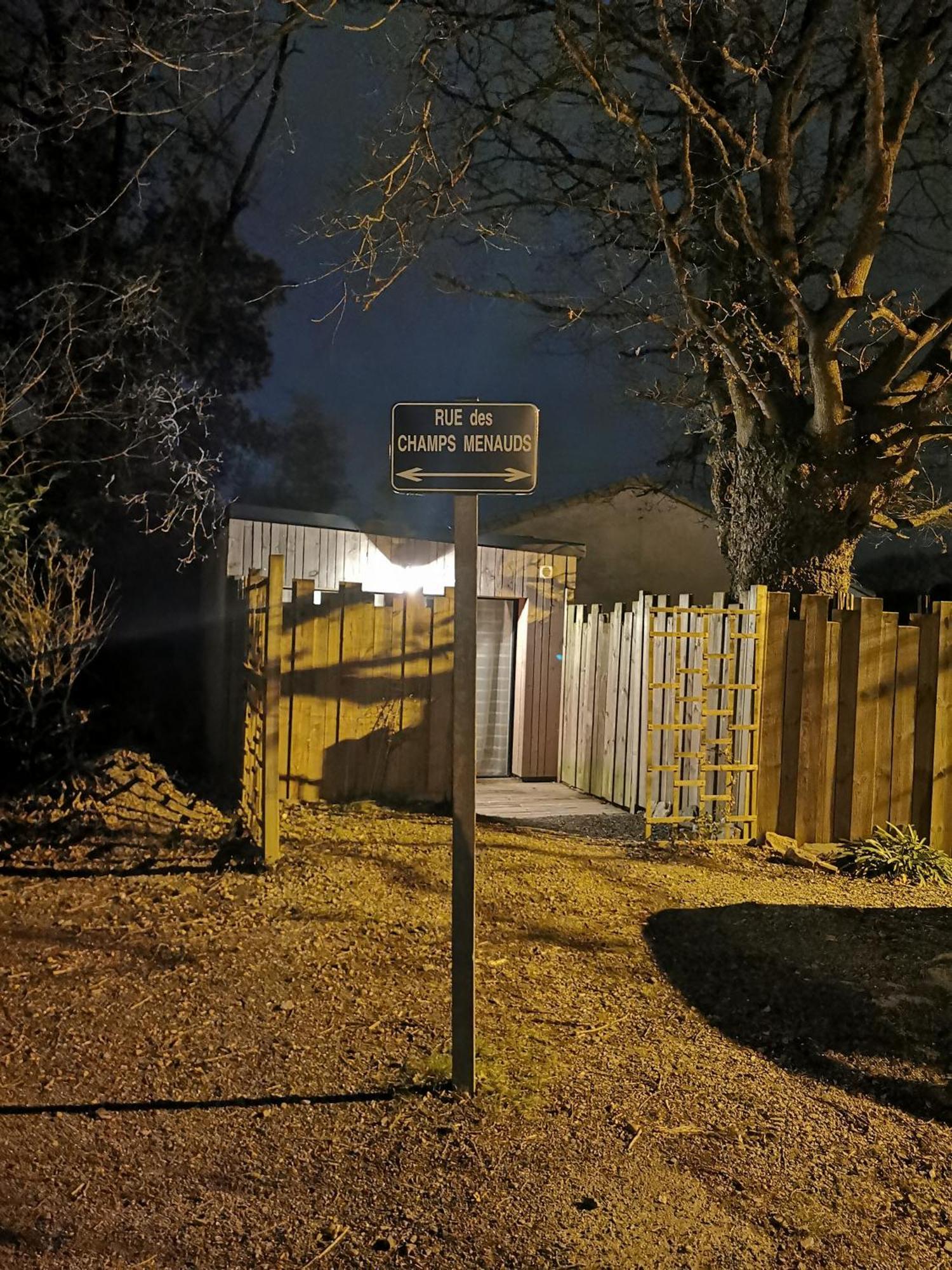 Au Poeme Du Chene, Logement Independant, Calme, Parking Gratuit Basse-Goulaine Kültér fotó